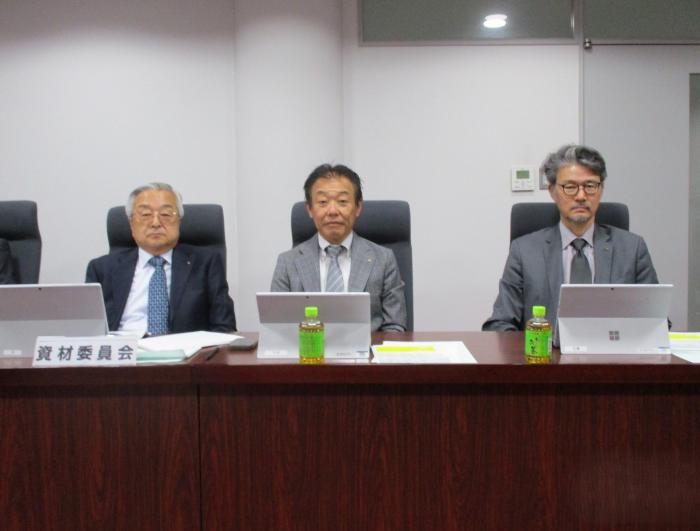 総務委員会